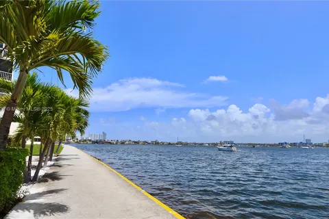 2920 Point East Dr # N208, Aventura FL 33160