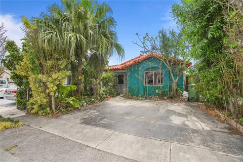 2846 W 75th Ter, Hialeah FL 33018