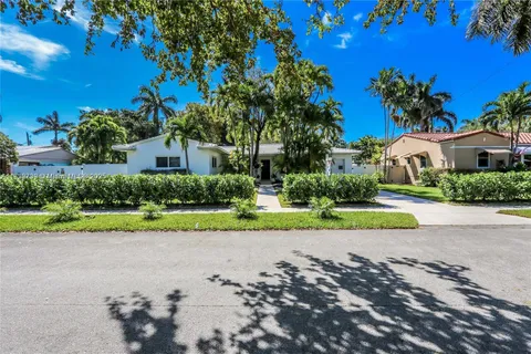 1338 Jackson St, Hollywood FL 33019