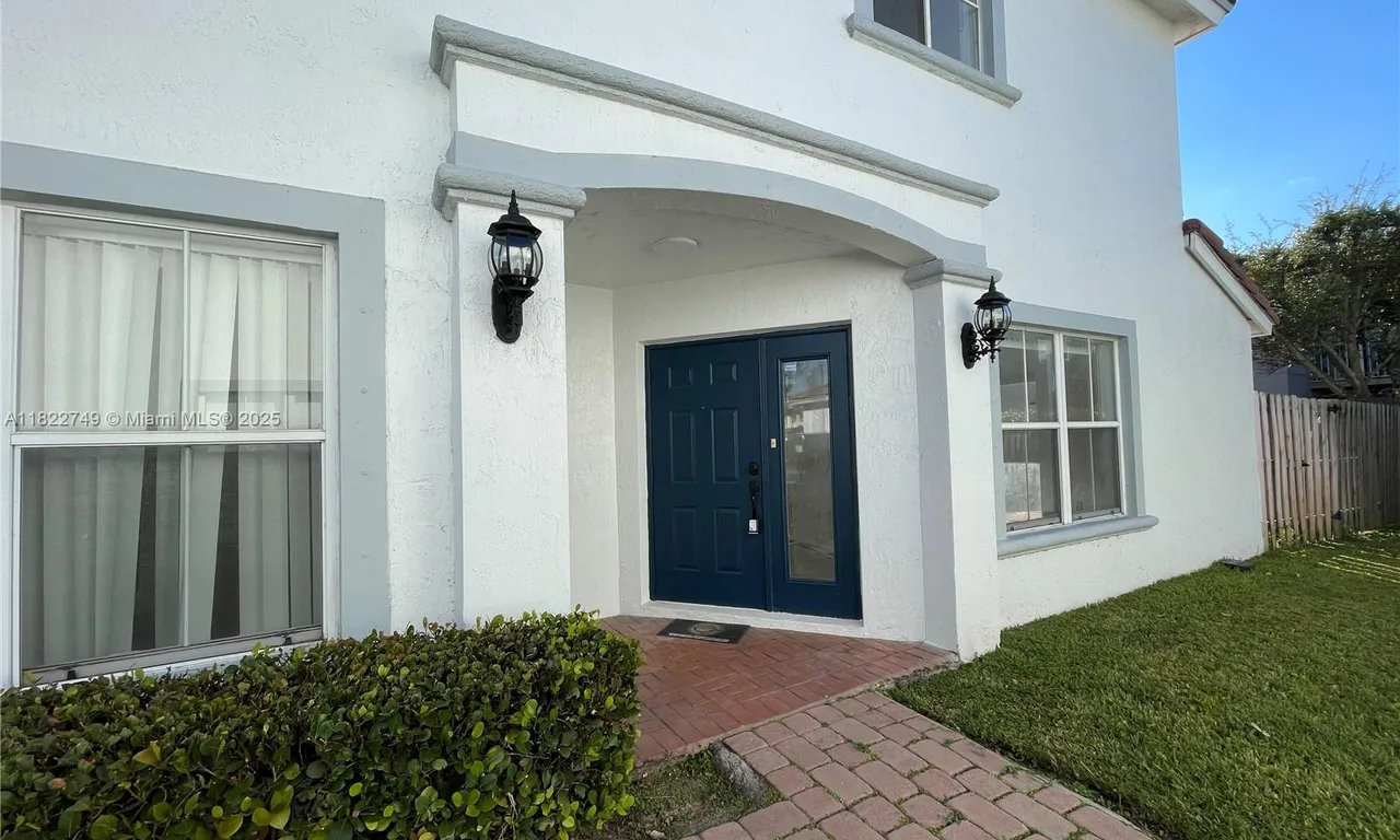 11530 NW 48th Ter, Doral FL 33178