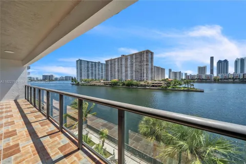 4000 NE 168th St, North Miami Beach FL 33160