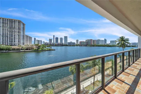 4000 NE 168th St, North Miami Beach FL 33160