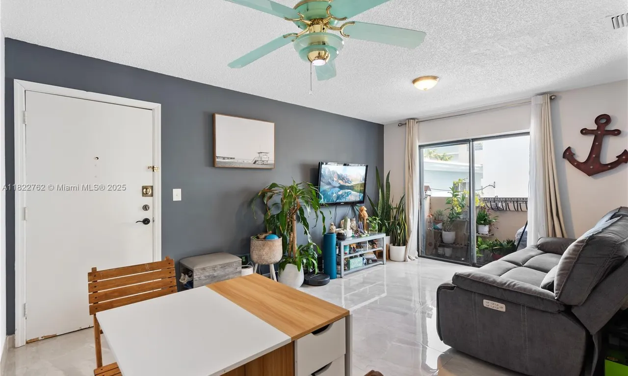 7915 Harding Ave # 4, Miami Beach FL 33141
