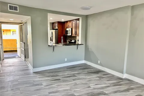 6575 W Oakland Park Blvd # 505, Lauderhill FL 33313