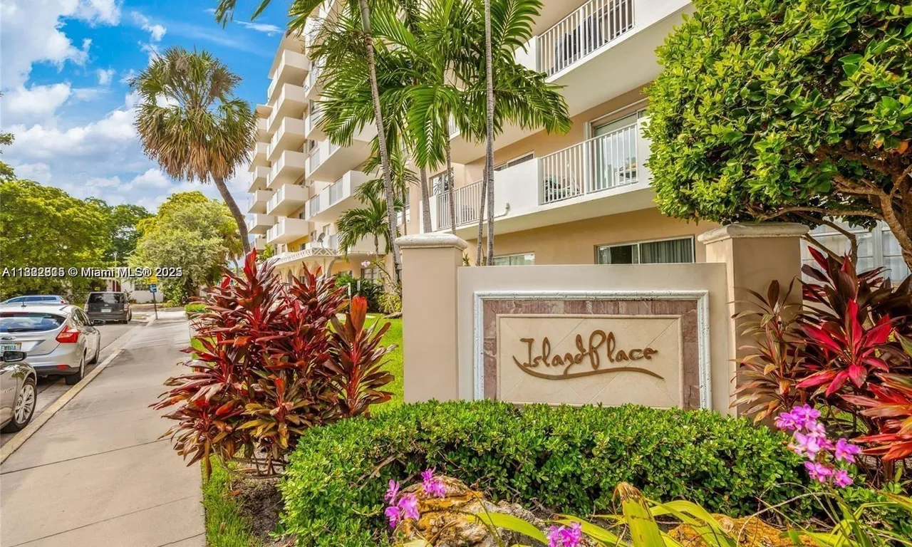1455 N Treasure Dr # 2O, North Bay Village FL 33141