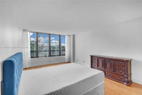 600 Three Islands Blvd # 310, Hallandale Beach FL 33009