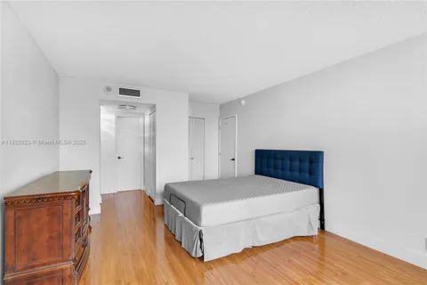 600 Three Islands Blvd # 310, Hallandale Beach FL 33009