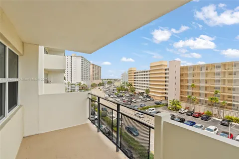 401 Golden Isles Dr # 516, Hallandale Beach FL 33009