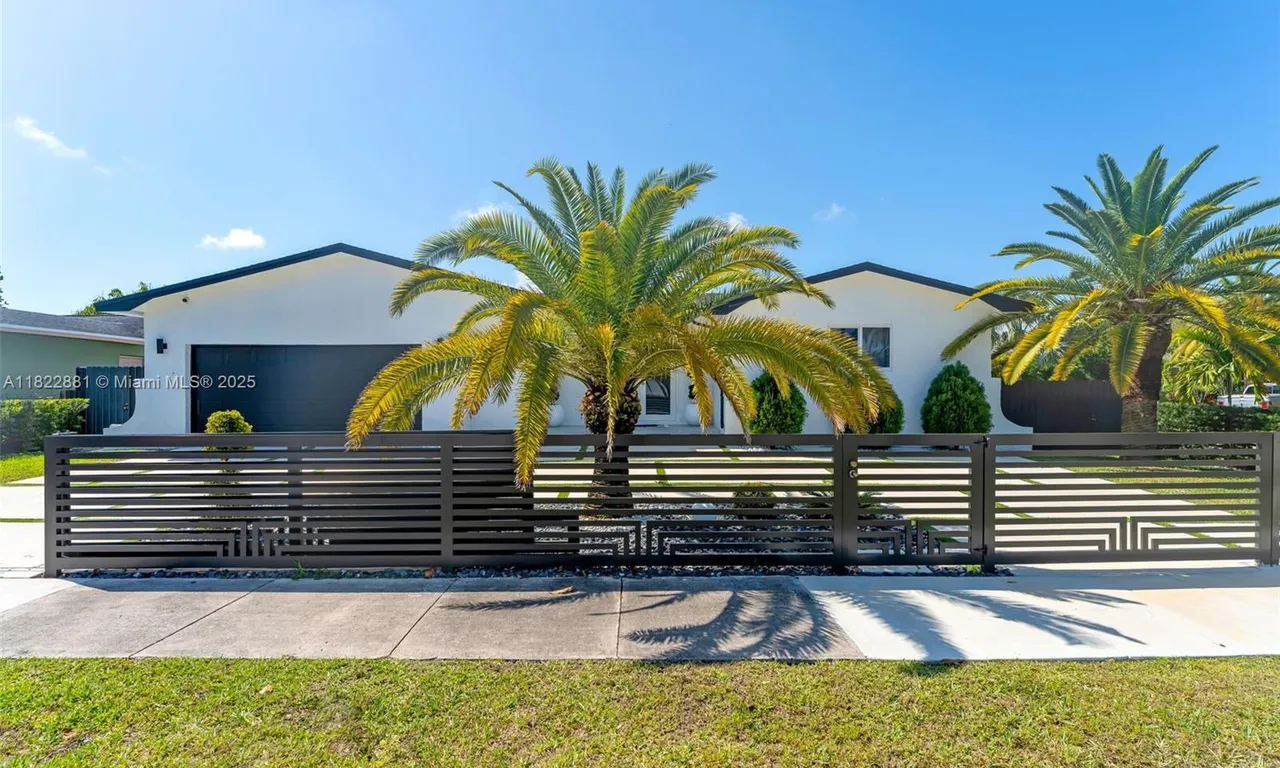 9120 Cutler Ridge Dr, Cutler Bay FL 33157