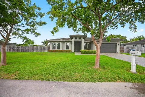 32106 SW 199th Pl, Homestead FL 33030