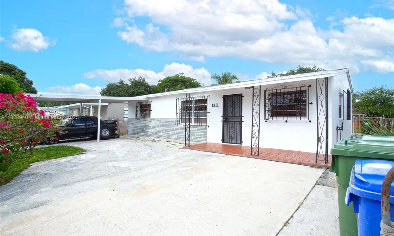 1311 SW 33rd Ter, Fort Lauderdale FL 33312