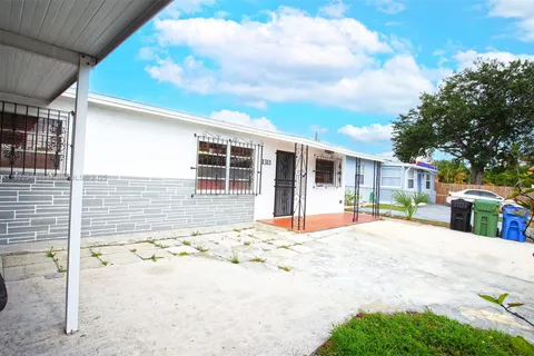 1311 SW 33rd Ter, Fort Lauderdale FL 33312