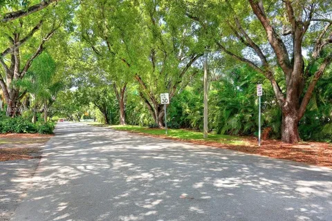 1239 Mariposa Ave # 8, Coral Gables FL 33146