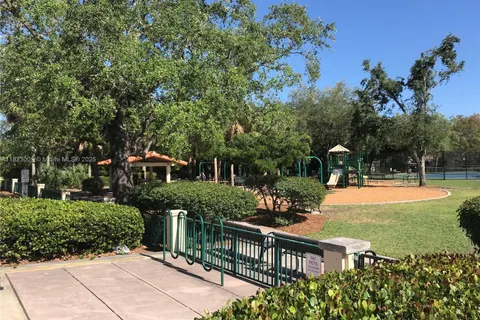 1239 Mariposa Ave # 8, Coral Gables FL 33146