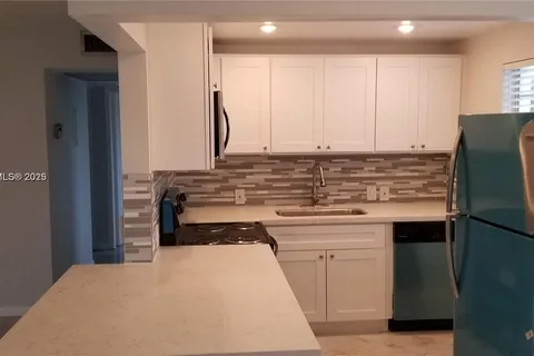 564 N Fanshaw  N # 564, Boca Raton FL 33434