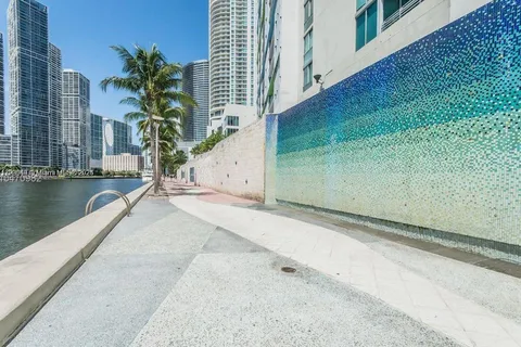 325 S Biscayne Boulevard # 1626, Miami FL 33131