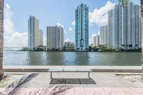 325 S Biscayne Boulevard # 1626, Miami FL 33131