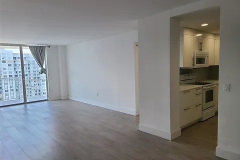 2851 NE 183rd St # 1812E, Aventura FL 33160