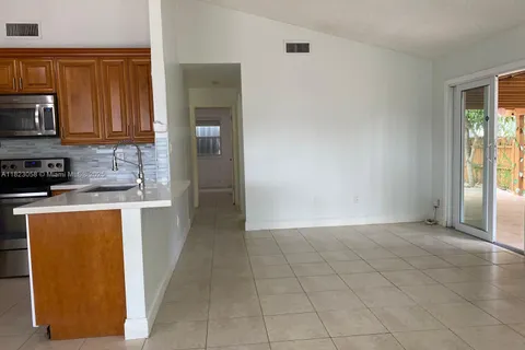 8680 SW 16th St, Pembroke Pines FL 33025