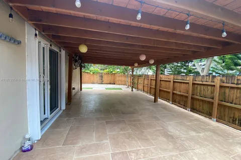 8680 SW 16th St, Pembroke Pines FL 33025