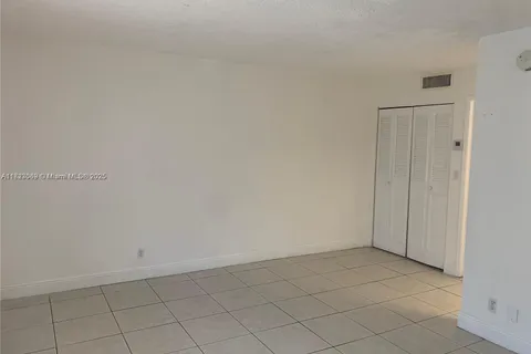 241 SE 9th Ave # 106, Pompano Beach FL 33060