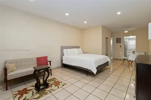 644 Meridian Ave # 2, Miami Beach FL 33139