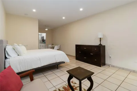 644 Meridian Ave # 2, Miami Beach FL 33139