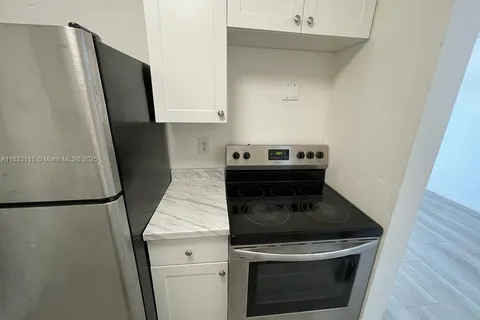 2530 Pierce St # 203, Hollywood FL 33020