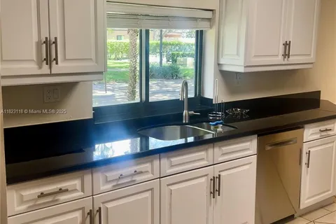 9211 N Chelsea Dr N, Plantation FL 33324