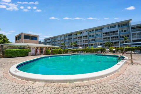 215 SE 3rd Ave # 405C, Hallandale Beach FL 33009