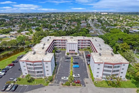4000 NW 44th Ave # 203, Lauderdale Lakes FL 33319