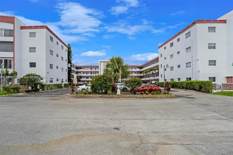 4000 NW 44th Ave # 203, Lauderdale Lakes FL 33319
