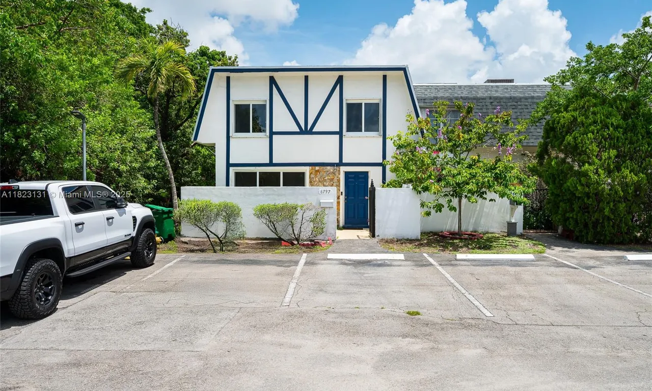6797 SW 40th St # 71, Davie FL 33314