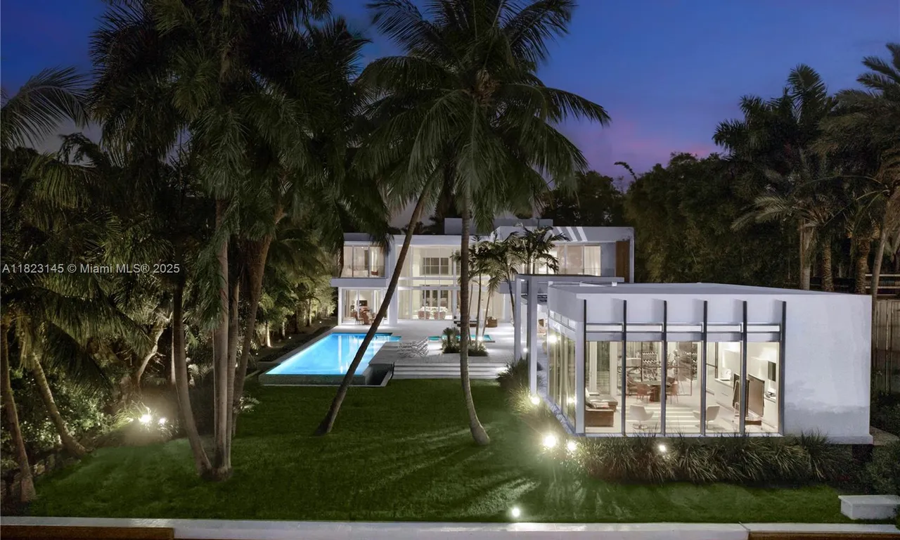 30 Palm Ave, Miami Beach FL 33139