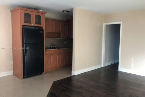 1860 Venice Park Dr # 110, North Miami FL 33181