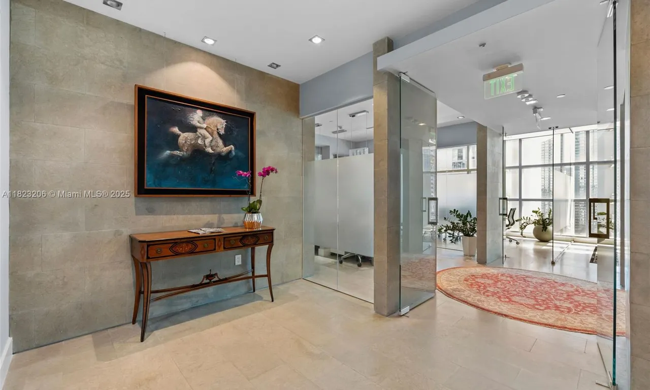 175 SW 7th St # 2309, Miami FL 33130