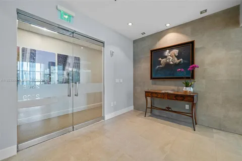 175 SW 7th St # 2309, Miami FL 33130