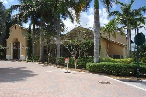 945 NE 34th Ave # 101, Homestead FL 33033