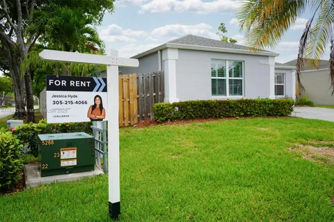 9802 SW 222nd Ter, Cutler Bay FL 33190