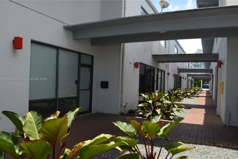 7311 NW 12th St # 20, Miami FL 33126