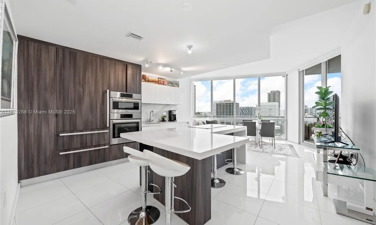 851 NE 1st Ave # 1410, Miami FL 33132