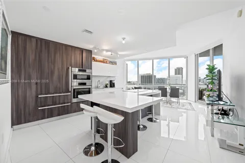 851 NE 1st Ave # 1410, Miami FL 33132