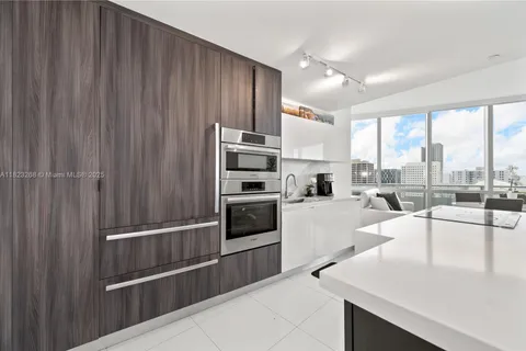 851 NE 1st Ave # 1410, Miami FL 33132