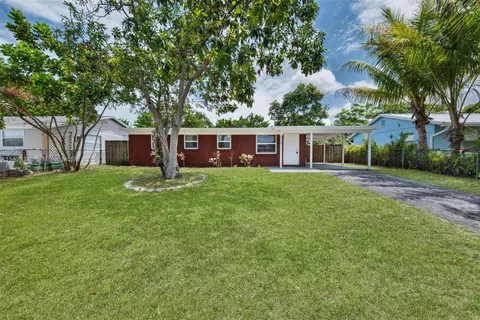 3818 Everglades Rd, Palm Beach Gardens FL 33410