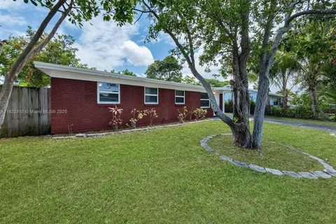3818 Everglades Rd, Palm Beach Gardens FL 33410