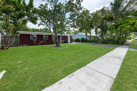 3818 Everglades Rd, Palm Beach Gardens FL 33410