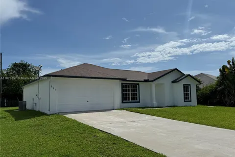 737 SE Brookedge Ave, Port St. Lucie FL 34983