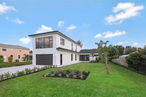 12061 NW 26th St, Plantation FL 33323