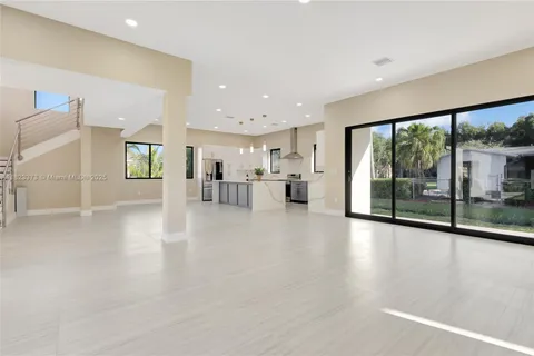 12061 NW 26th St, Plantation FL 33323