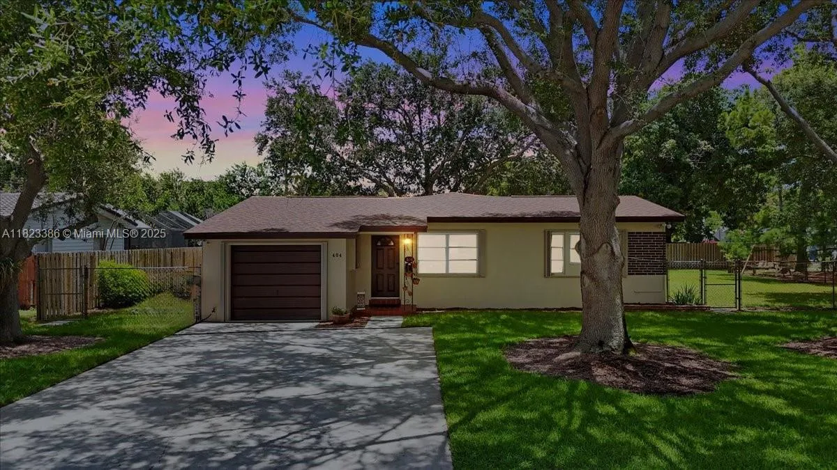 404 NE 11th Ave, Pompano Beach FL 33060